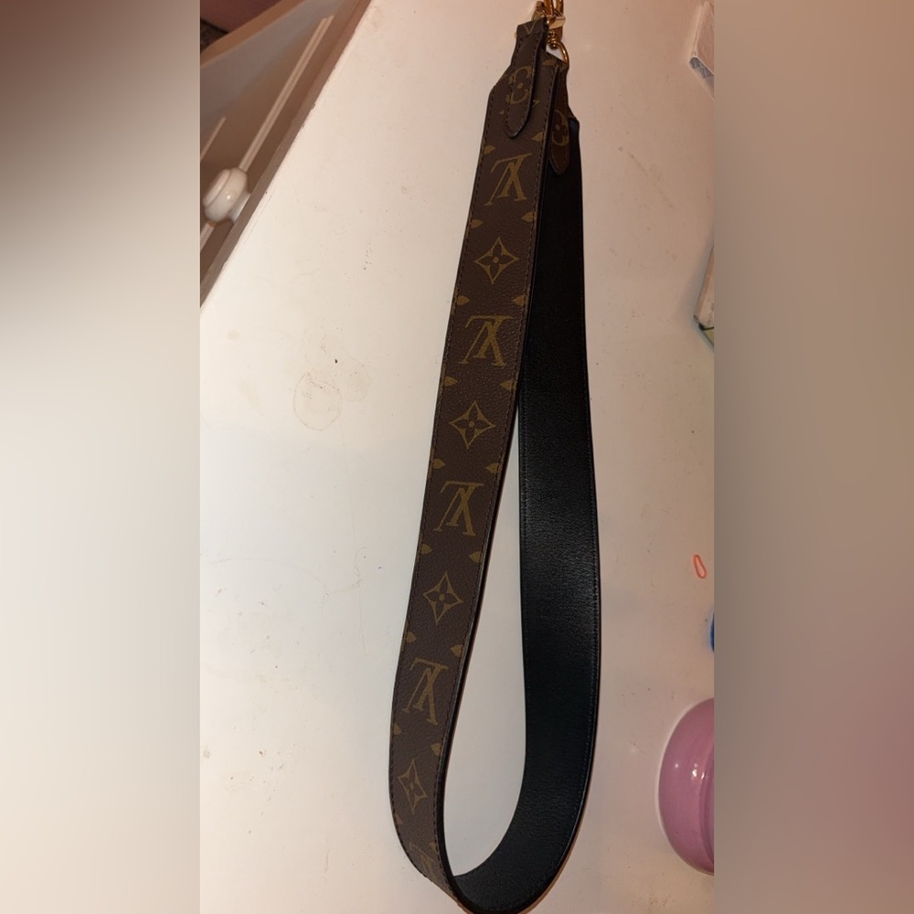 LOUIS VUITTON
Monogram Bandoulière Shoulder Strap